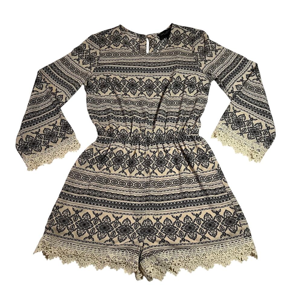 Romeo & Juliet Couture Crewneck Boho Print Lace Trim Romper Size S Festival Boho